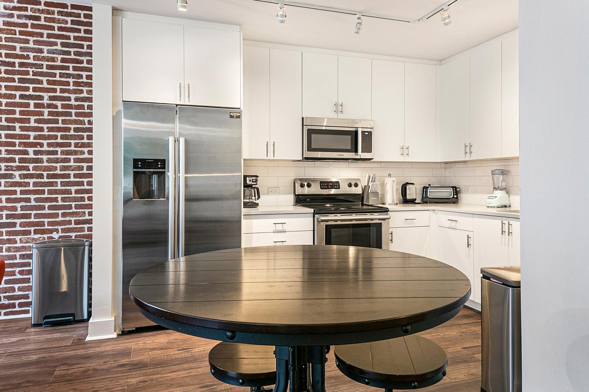 Modern & Fully Furnished Apartments In The Heart Of The City Новый Орлеан Экстерьер фото